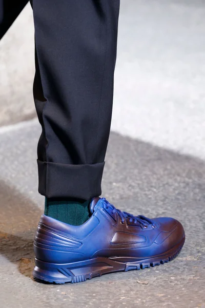 Look 60